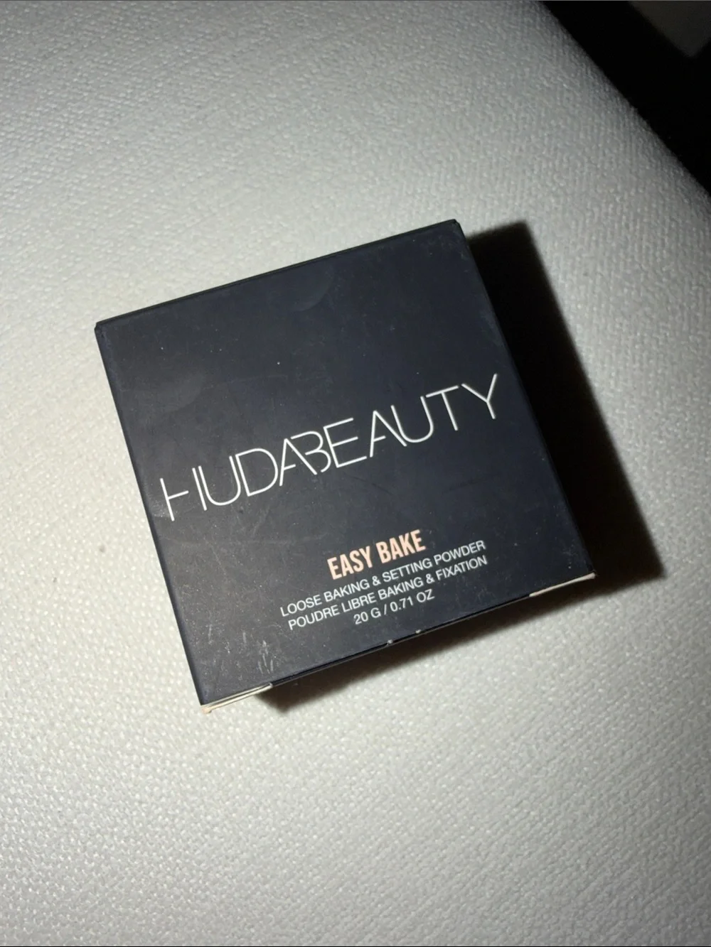 HUDA BEAUTY Easy Bake Loose Setting Powder - Cherry Blossom